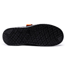 Load image into Gallery viewer, OIL AND SLIP RESISTANT long lasting soles with anti-static heels SRC
