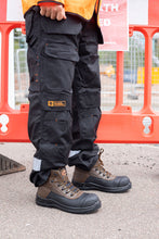 Load image into Gallery viewer, Mens heavy duty leather safety boots
